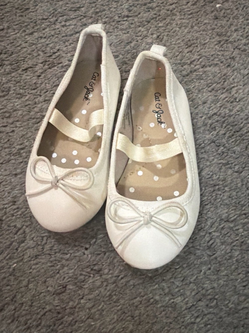 Cat & Jack Cream Girls' Bow Ballet Flats